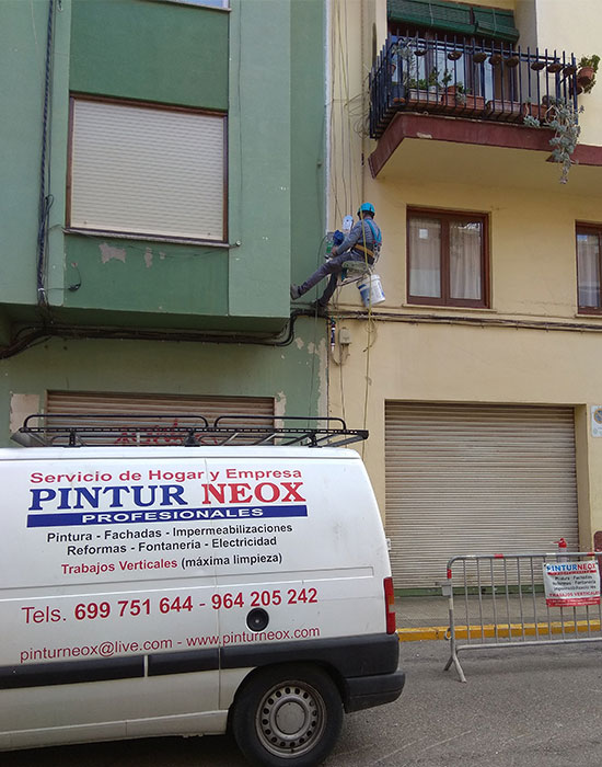 Reparando junta de dilatación Pinturneox en Castellón