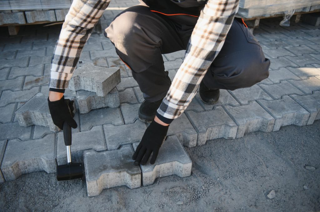 Obra de instalación de pavimento en terraza