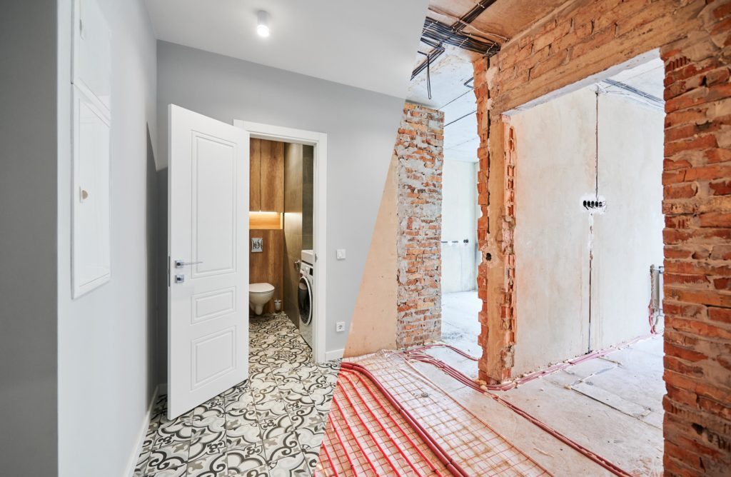 Soluciones rápidas para cambiar el plato de ducha en pisos antiguos