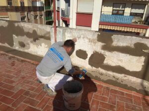 Humedad en paredes en Castellón: causas y soluciones